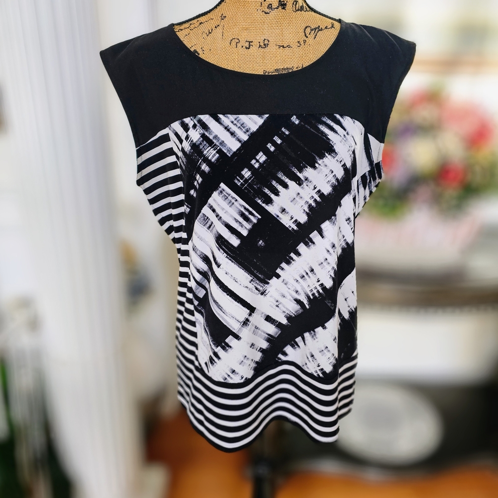 Calvin Klein Black and White Dress Tank with Graphic Design